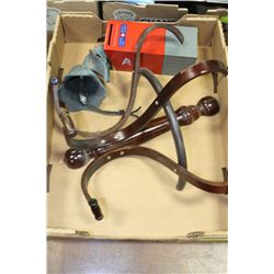 WOODEN COAT / HAT RACK