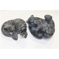 BOX WITH 2 'WOLF SCULPTURE' CARVINGS