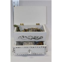 ESTATE WHITE JEWELLERY BOX WITH CONTENTS