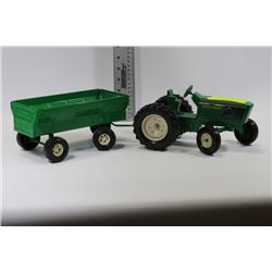 ERTL JOHN DEERE TRACTOR & WAGON MODEL