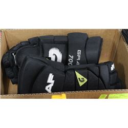 BOX W/ GRAF 700 - 15 INCH MEN'S LARGE HOCKEY