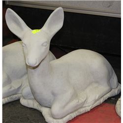 CONTRETE DEER STATUE