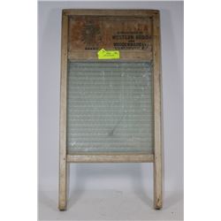 VINTAGE CHIEF BRAND WASH BOARD