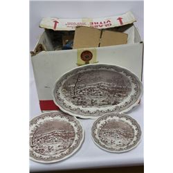18 PIECE SET OF CHINA