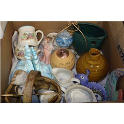 BOX W/ ARTGLASS, BOOKENDS, VASE, TRINKET