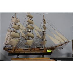 FRAGATA SIGLO XVIII WOODEN MODEL SAILBOAT 33" LONG