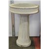 Image 1 : CONCRETE BIRD BATH