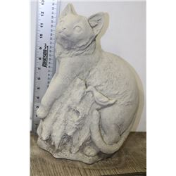 CONCRETE CAT STATUE