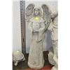 Image 1 : CONCRETE ANGEL STATUE