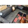 Image 1 : BLACK LEATHERETTE CHAISE LOUNGE SECTIONAL