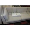 Image 2 : SHOWHOME WHITE SECTIONAL