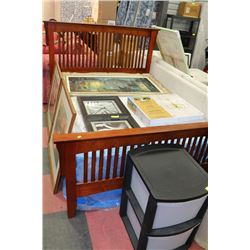 SHAKER STYLE QUEEN SIZE BEDFRAME