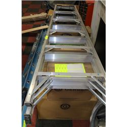 LOUISVILLE 6' ALUMINUM LADDER
