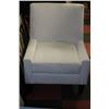 Image 1 : SHOWHOME WHITE CHAIR