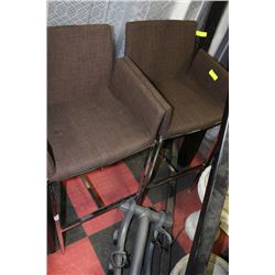 PAIR OF SHOWHOME BAR STOOLS ON CHOICE: BROWN