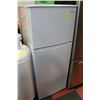 Image 1 : WHITE DANBY APARTMENT SIZED FRIDGE