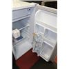 Image 2 : WHITE DANBY BAR FRIDGE