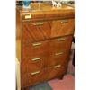 Image 1 : ANTIQUE 4 DRAWER DRESSER