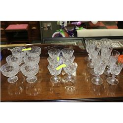 COLLECTION OF 20 CRYSTAL GLASSES AND DESSERT