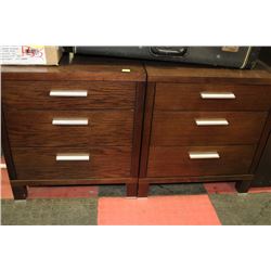 PAIR OF SHOWHOME 3 DRAWER NIGHT STANDS