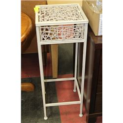 CREAM COLOURED WICKER & METAL PLANT STAND