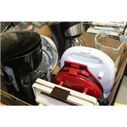 FLAT OF ASSORTED KITCHEN APPLIANCES