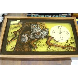 LARGE WOOD & GLASS OWL CLOCK - TESTED & WORKS