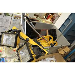 TOTE WITH 3 LEVELS, CASTORS, LIGHT STAND ETC