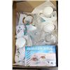 Image 1 : BOX W/ FINE CHINA CUPS & SAUCERS