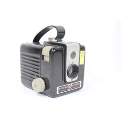 KODAK BROWNIE HAWKEYE VINTAGE CAMERA W FLASH