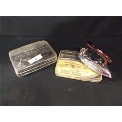 VINTAGE UNIVERSAL ELECTRIC IRON