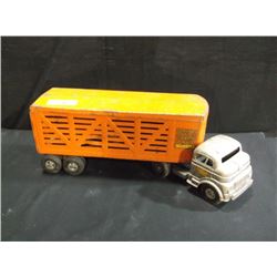 STRUCTO MFG VINTAGE SEMI TRUCK & CATTLE TRAILER