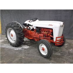 1954 FORD 800 SERIES TRACTOR WITH 3 POINT HITCH, 12 VDC SYSTEM, LIKE NEW TIRES (print sequence:) 114