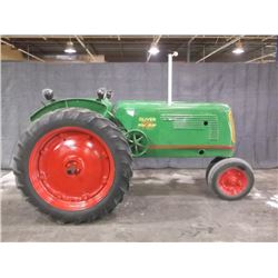 1938 OLIVER "70" ROW CROP TRACTOR, NEW PAINT, PTO (print sequence:) 1124
