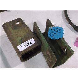 LOT: 2 JOHN DEERE CLAMPS