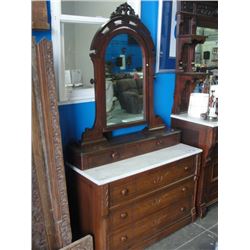 VICTORIAN MARBLETOP 3 DRAWER DRESSER WITH MISMATCHED VANITY MIRROR