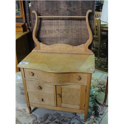 EARLY 1900S BIRDS EYE MAPLE WASH STAND