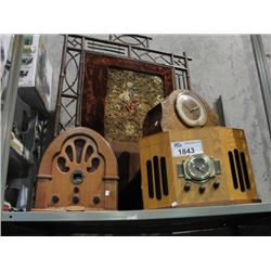 SHELF LOT OF RETRO STYLE TABLE TOP RADIOS, ANTIQUE CLOCK AND FIREPLACE SCREEN