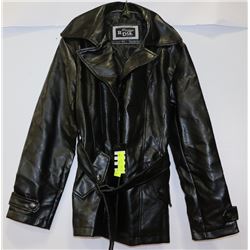 NEW LADIES LEATHER COAT SIZE LARGE