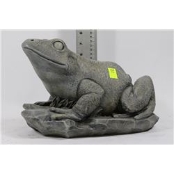 FROG GARDEN ORNAMENT