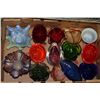 Image 1 : FLAT OF ASSORTED ART GLASS