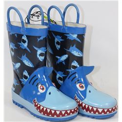 PAIR OF CHILDRENS SZ 5-10 RAINBOOTS AS THEY COME