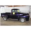 Image 2 : PURPLE 1956 FORD F-100 WITH A V8 ENGINE