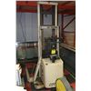 Image 1 : CROWN CO809 POWERLIFT PALLET JACK