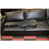 Image 3 : BLACK LEATHERETTE CHASE LOUNGE SECTIONAL