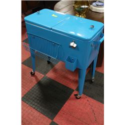 METAL COLD DRINK STAND ON WHEELS