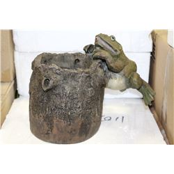 OUTDOOR FROG FOUNTAIN ( NO PUMP )
