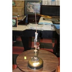 VINTAGE COLEMAN GAS LAMP