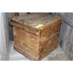 LARGE VINTAGE APPLE CRATE
