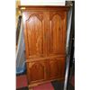 Image 1 : OAK ARMOIRE